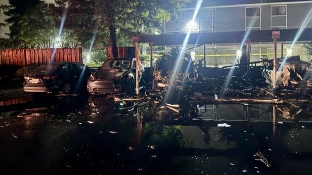 Overnight fire at San Jose housing complex damages more than 20 vehicles, carport — CBS Bay Area (KPIX), Richardson Community news