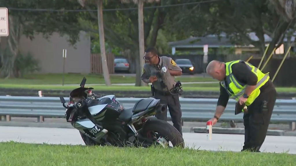 1 dead, 1 injured in motorcycle crash on Sunrise Boulevard near Florida's Turnpike, authorities say — CBS Miami, Richardson Health news