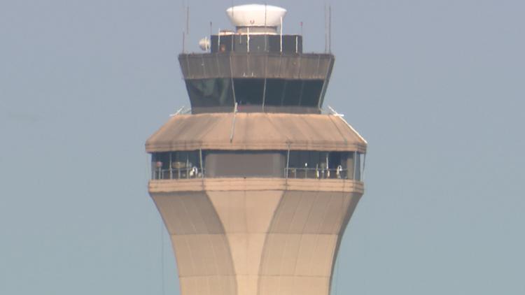 Flight precautionarily evacuated at Houston's Bush Airport after sensor indicated smoke in cabin, airline says — KHOU 11 (Houston), Richardson Community news
