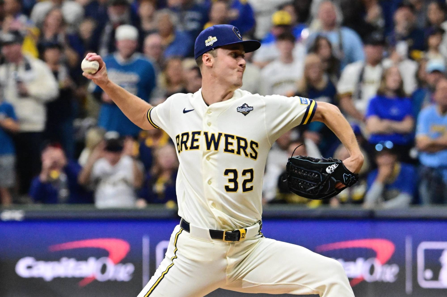  Brewers hold on in ninth to edge Rays in Game 1 of World Series  — Japan Times, Richardson Sports news